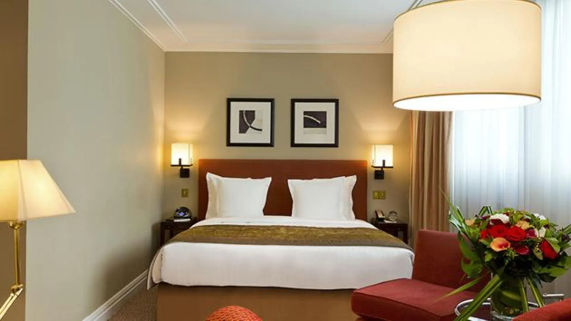 Warwick Champs-elysees Отель 4*
