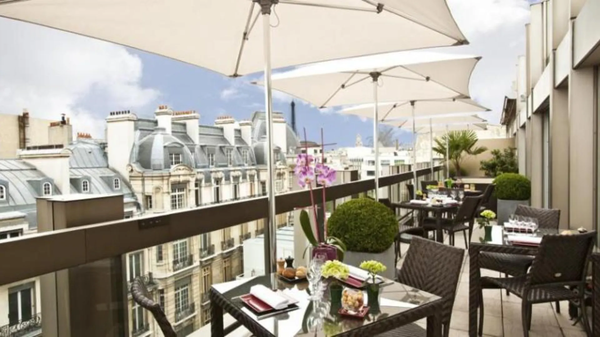 Отель Warwick Champs-elysees 4*