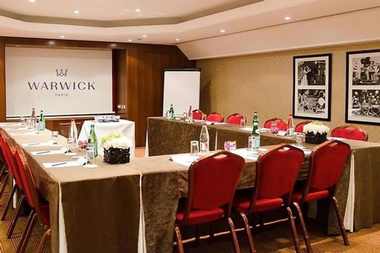Отель Warwick Champs-elysees 4*