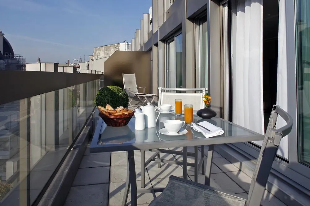 Отель Warwick Champs-elysees 4*