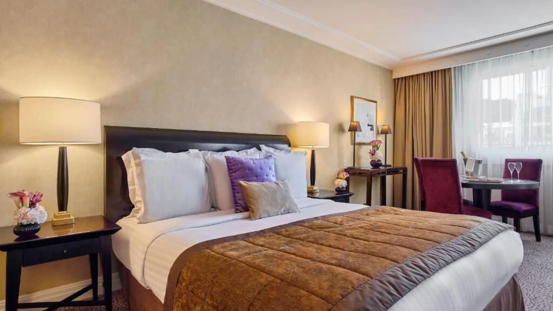 Warwick Champs-elysees 4* Paris