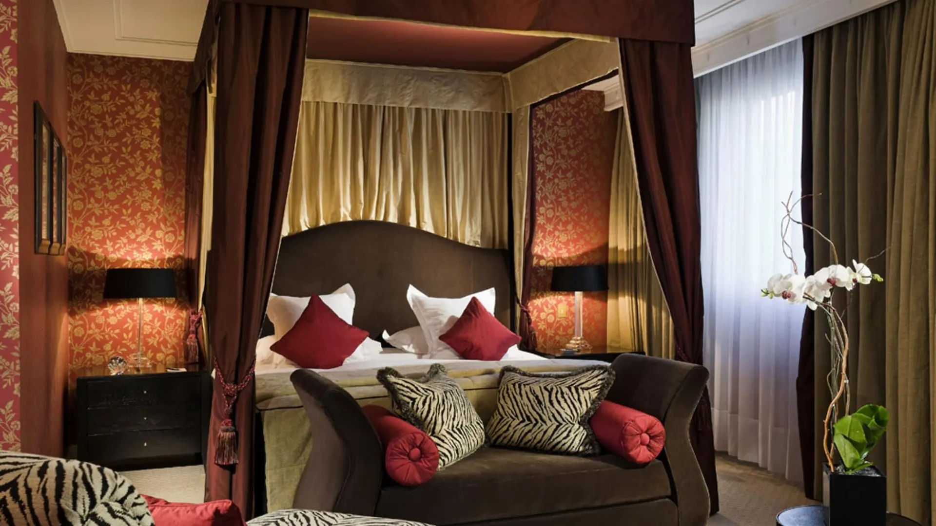 Warwick Champs-elysees 4* Paris