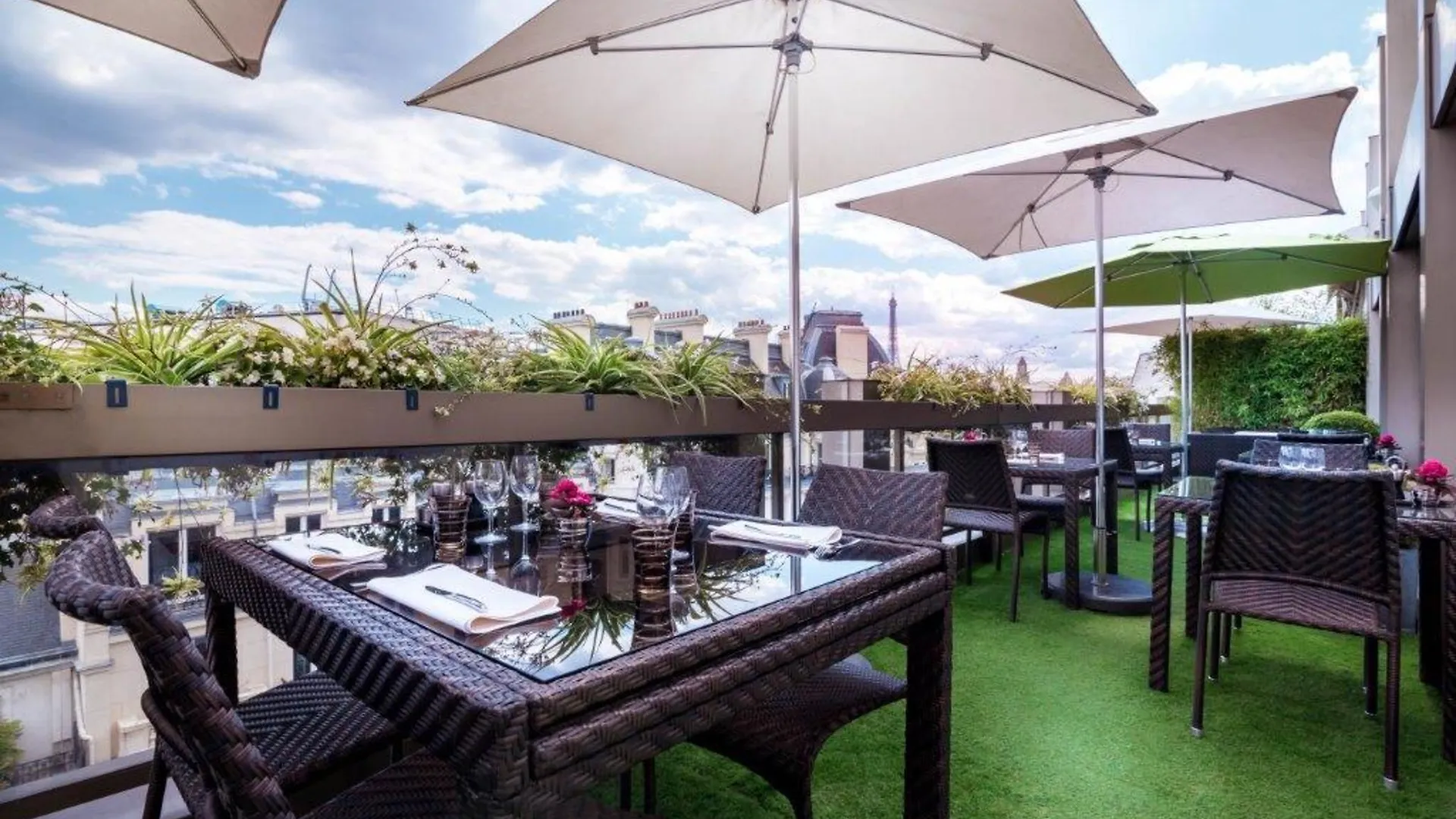 Hotel Warwick Champs-elysees 4*