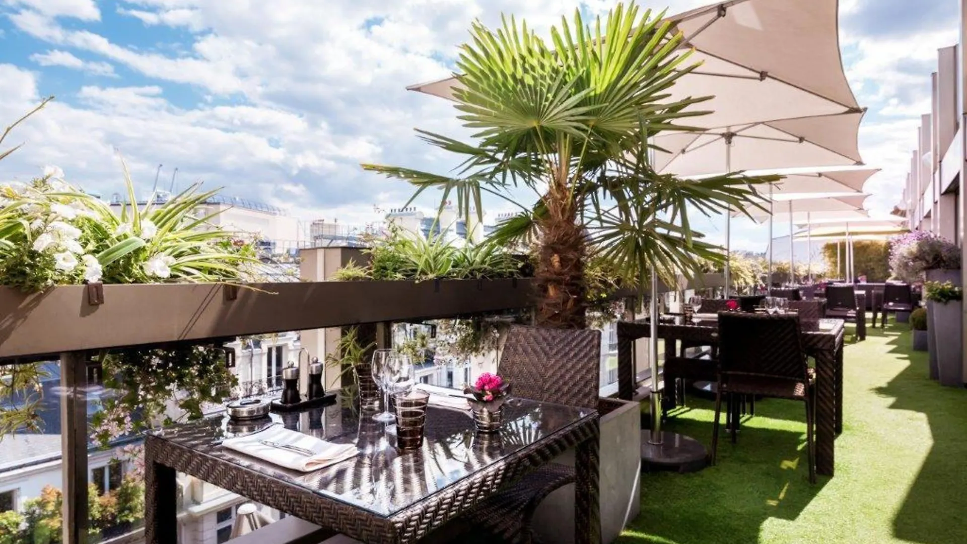 Hotel Warwick Champs-elysees 4*