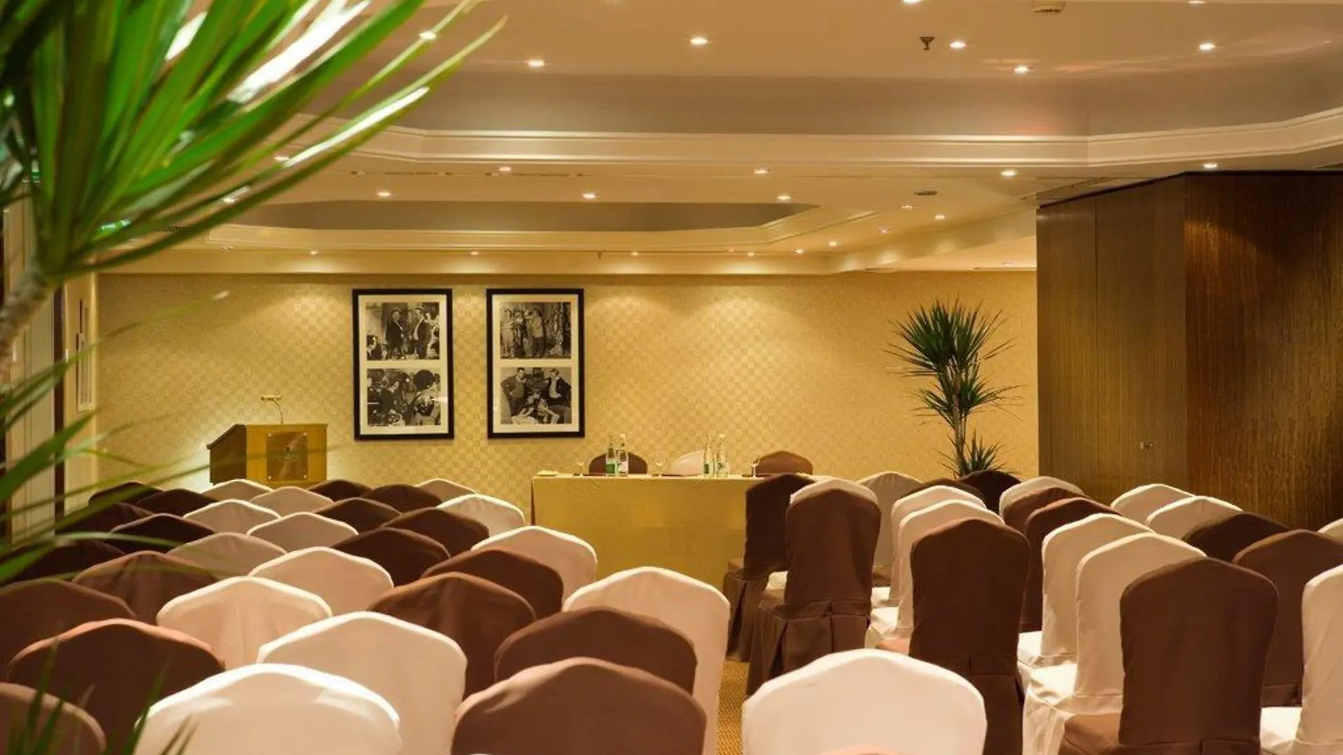 Warwick Champs-elysees 4* Paris