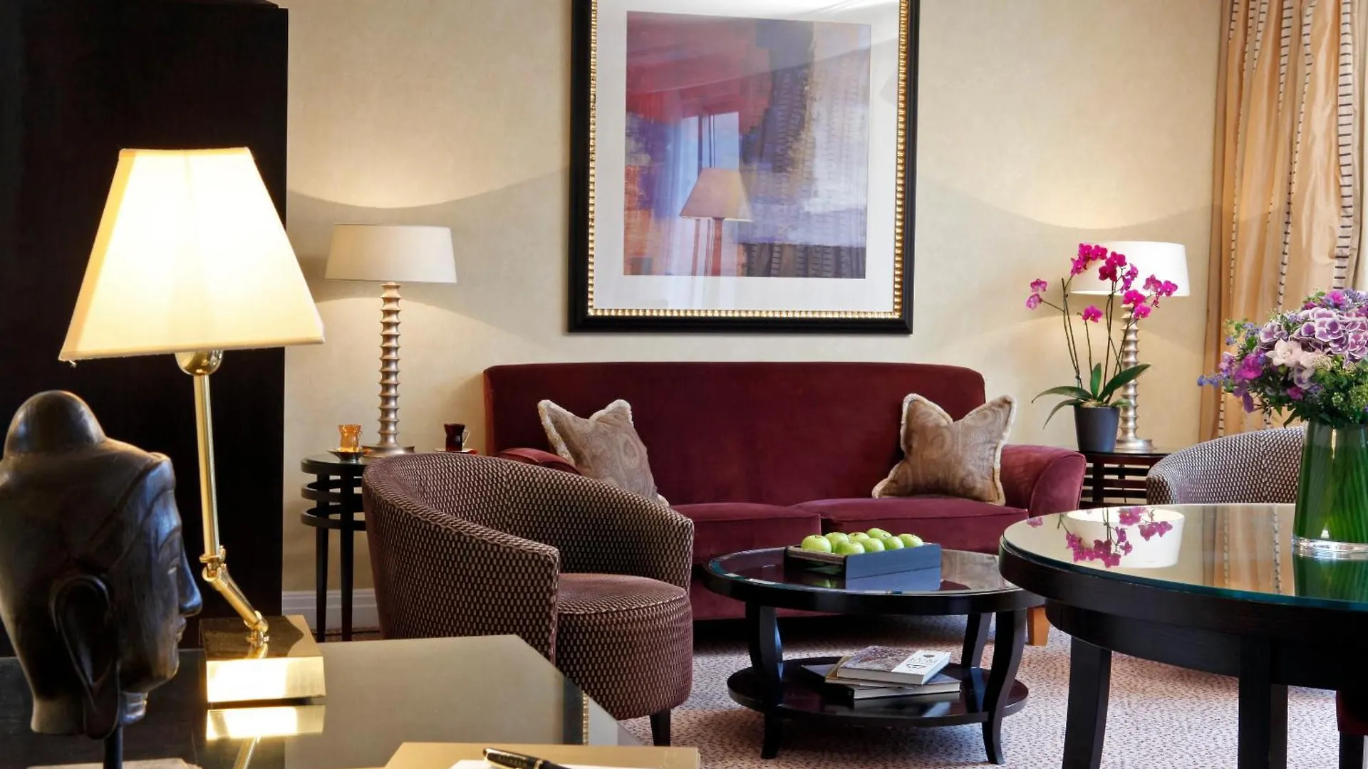Warwick Champs-elysees Hotel 4*