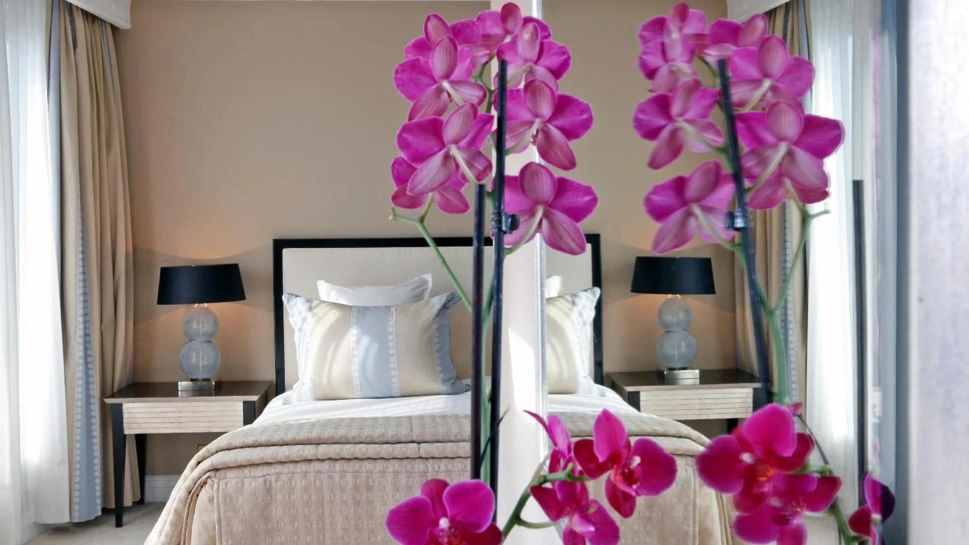 Warwick Champs-elysees Hotel Paris