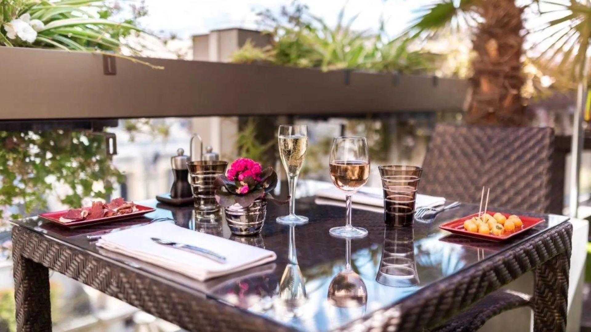 Warwick Champs-elysees Hotel