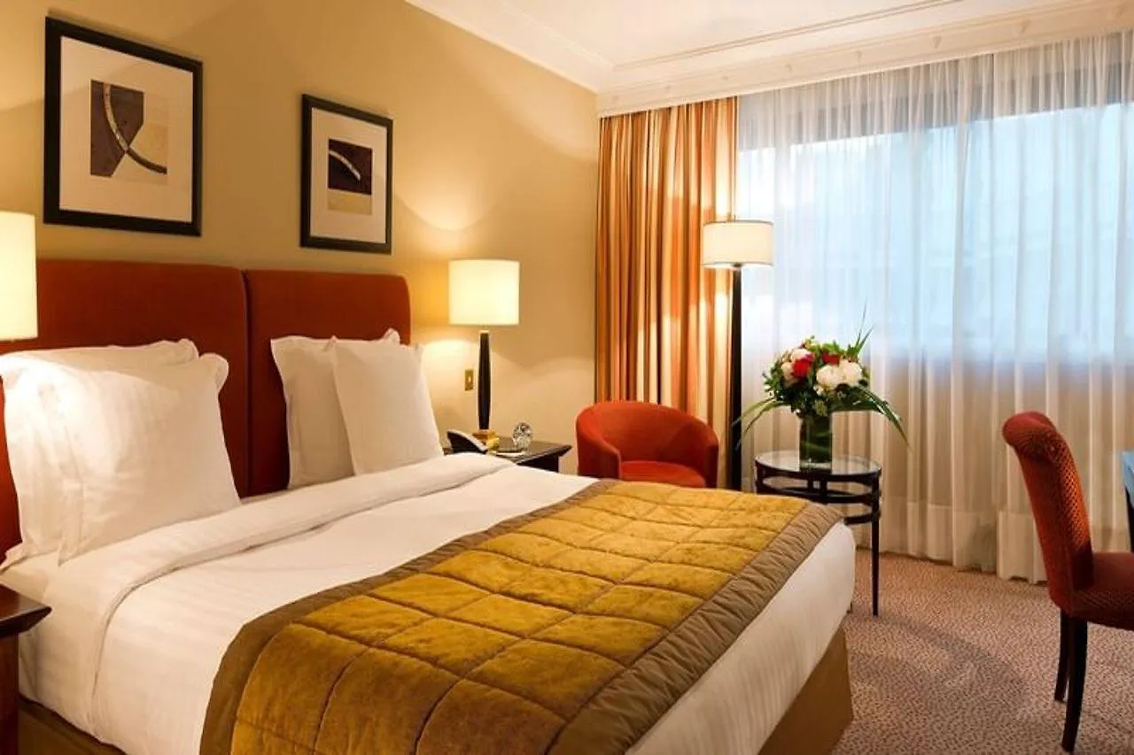 Warwick Champs-elysees Hotel París